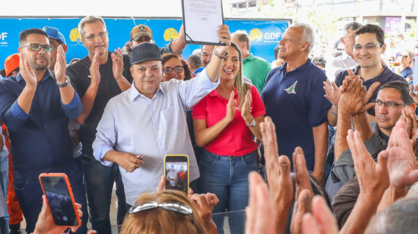 Governador Ibaneis entrega viaduto do Recanto das Emas à população