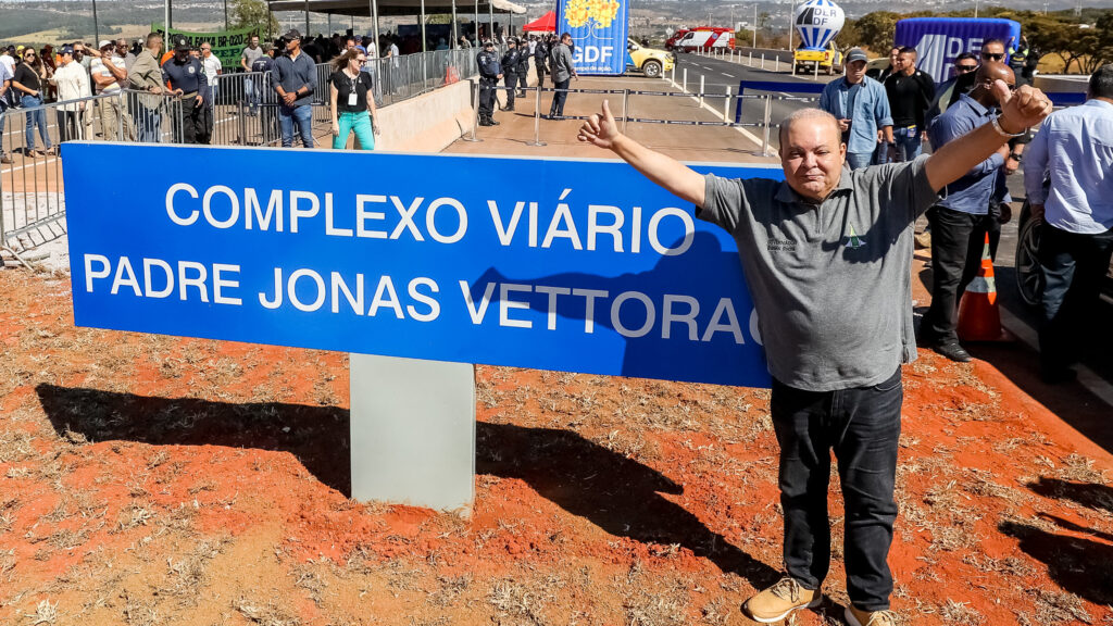 Governador Ibaneis entrega viaduto de Sobradinho