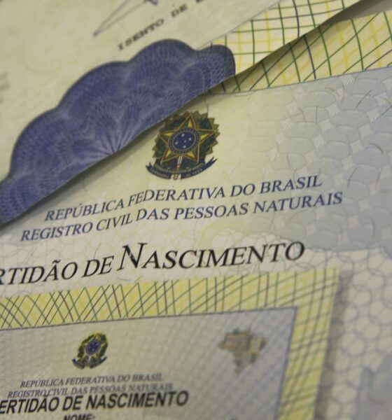 Certidão de Nascimento