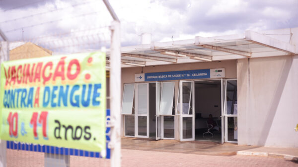 Vacinação contra a dengue DF