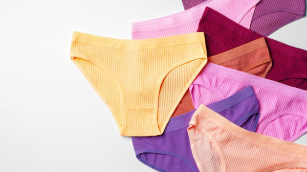 Colégio Marista arrecada roupas íntimas para pessoas em situação de rua