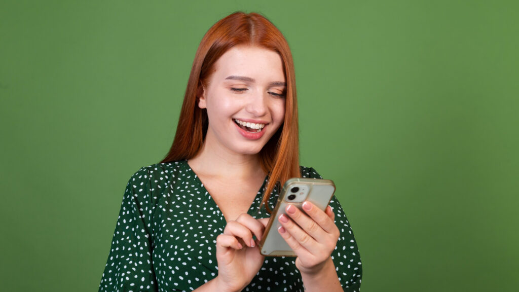 Caesb passa a oferecer atendimento via WhatsApp