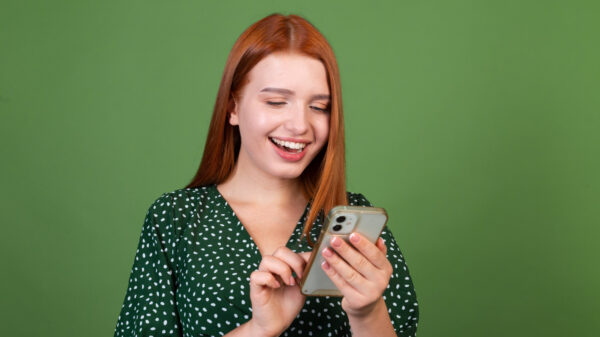 Caesb passa a oferecer atendimento via WhatsApp