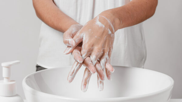 Hepatite A pode ser prevenida com vacina e hábitos saudáveis de higiene