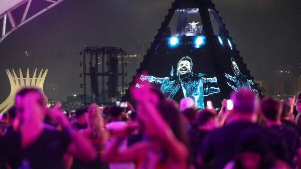 Show DJ Alok 64 anos de Brasília