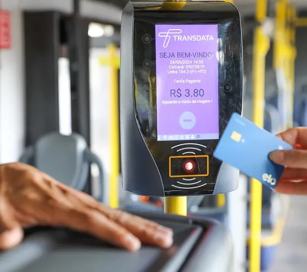 Pagamento com cartão de crédito e débito transporte público DF
