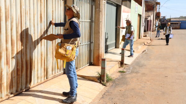 Agentes do GDF no combate à dengue