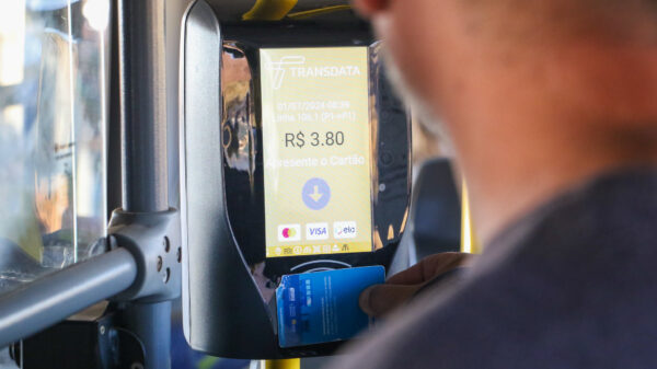 Pagamento eletrônico ônibus de transporte público do DF