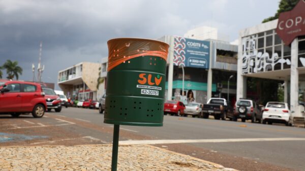 novas lixeiras SLU Plano Piloto Brasília