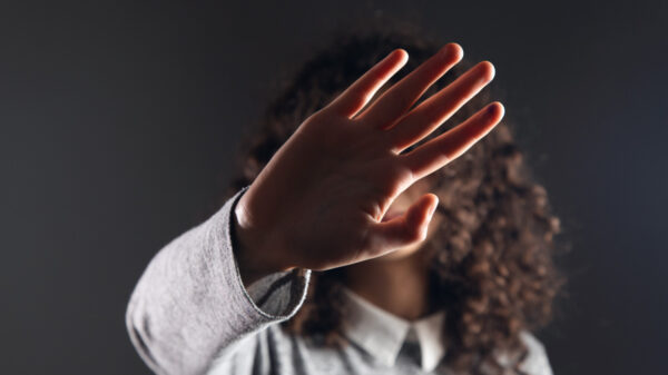 reconstrução dentária SUS violência contra a mulher