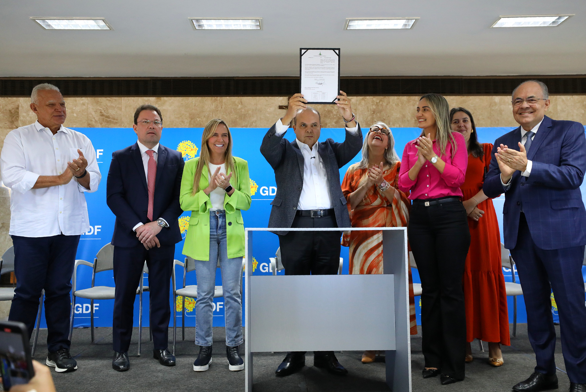 usina fotovoltaica escolas públicas GDF