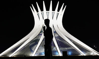 Nova iluminação de LED da Catedral de Brasília