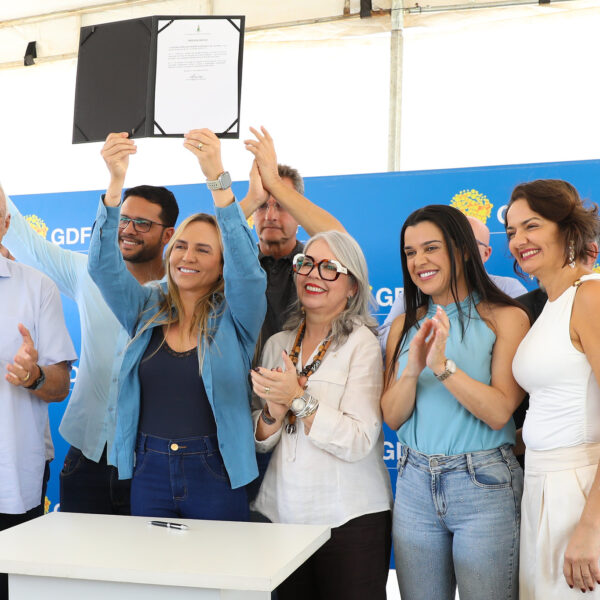 Celina Leão inaugura creche no Recanto das Emas