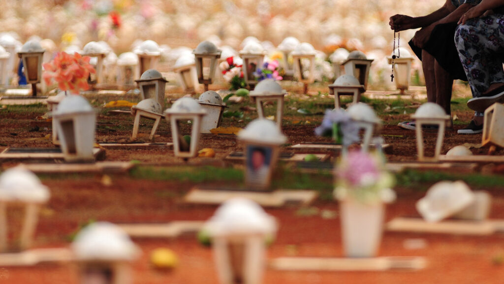 Dia de Finados cemitérios do DF