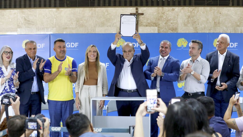 Sanção Cartão Uniforme Escolar DF