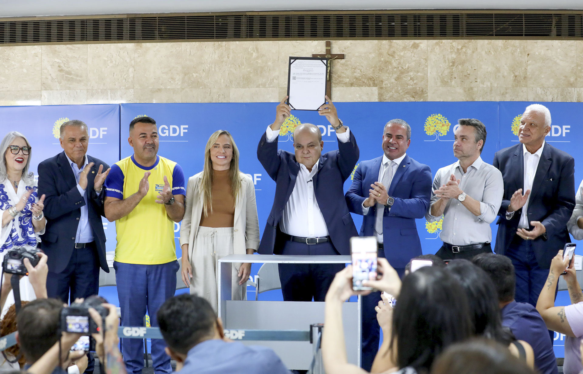 Sanção Cartão Uniforme Escolar DF