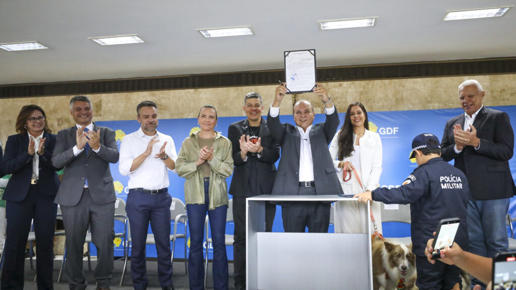 Lançamento cartões Ração e Castração GDF