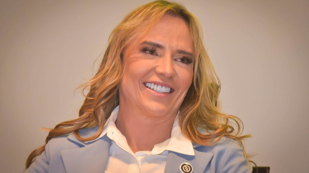 Celina assume comando do GDF