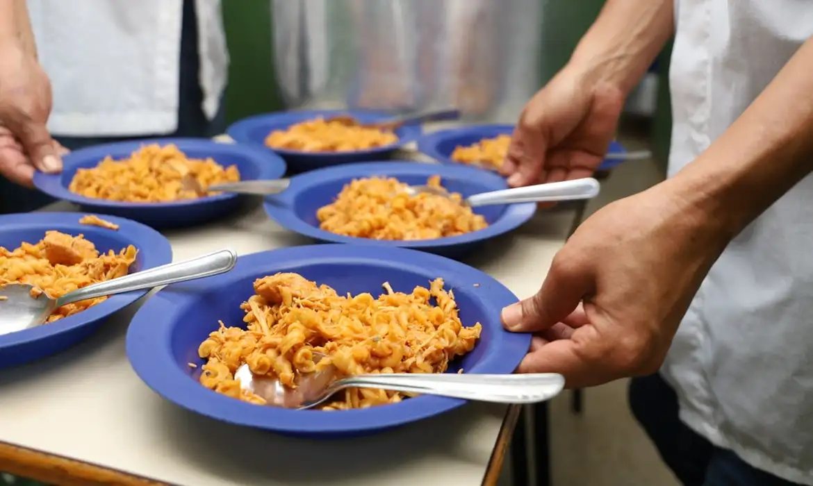 Plataforma do Banco de Brasil (BB) reduz em 72% perda de comida em escolas públicas