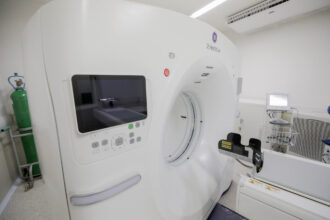 Hospital de Ceilândia ganha tomógrafo com inteligência artificial