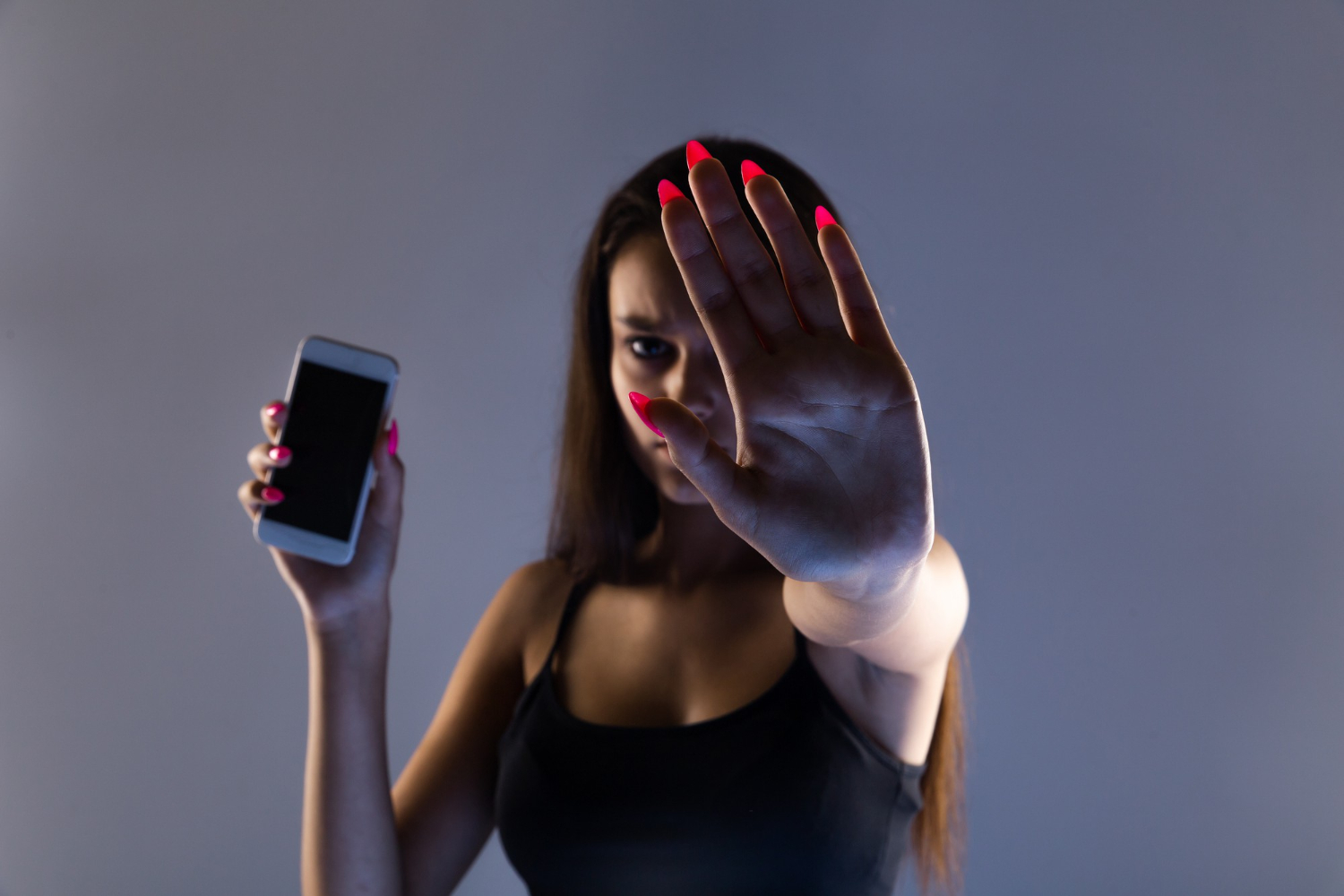 Violência digital contra mulheres